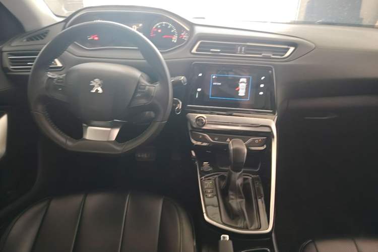 Used Peugeot 308 2018 1.6L Automatic Luxury Edition Center Console