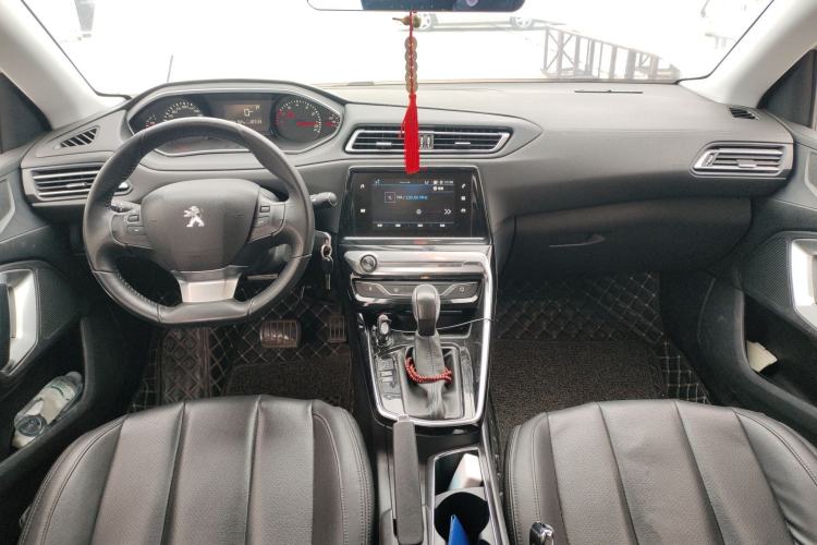 Used Peugeot 308 2018 1.6L Automatic Luxury Edition Center Console