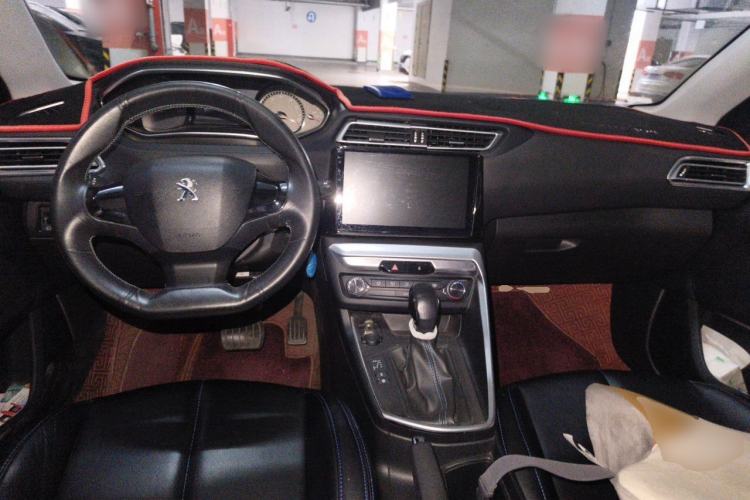 Used Peugeot 308 2018 1.6L Automatic Fashion Edition Center Console