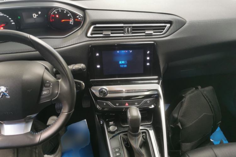 Used Peugeot 308 2018 1.6L Automatic Luxury Edition Center Console