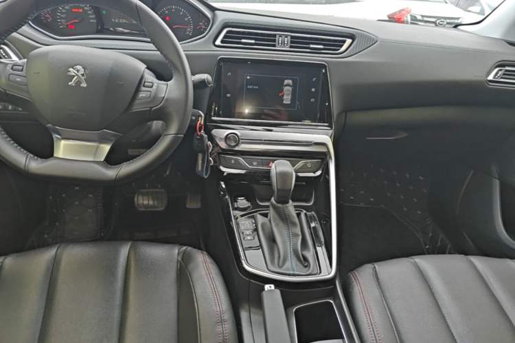 Used Peugeot 308 2018 1.6L Automatic Luxury Edition Center Console