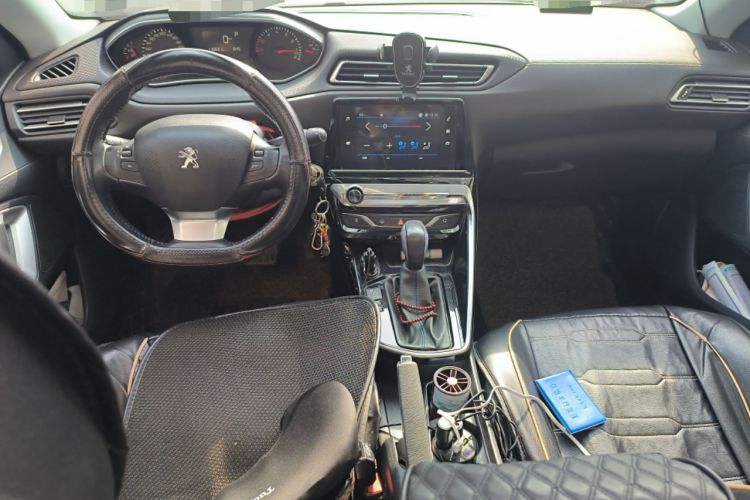 Used Peugeot 308 2018 1.6L Automatic Luxury Edition Center Console