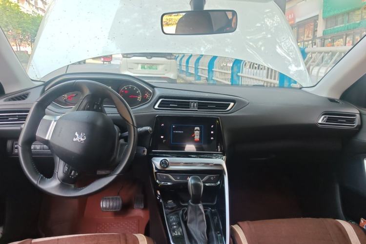 Used Peugeot 308 2018 230THP Automatic Luxury Edition Center Console