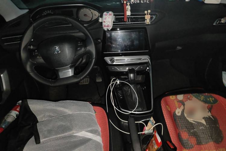 Used Peugeot 308 2018 1.6L Automatic Luxury Edition Center Console