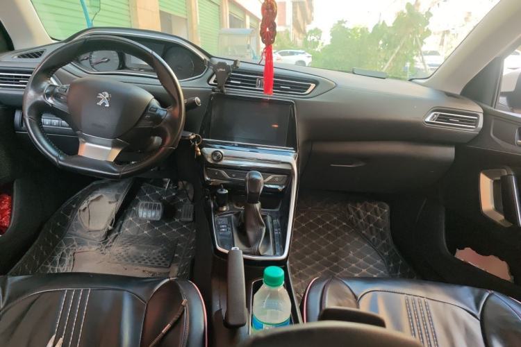 Used Peugeot 308 2018 1.6L Automatic Luxury Edition Center Console