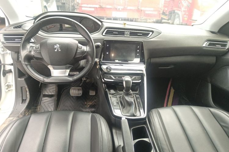Used Peugeot 308 2018 1.6L Automatic Luxury Edition Center Console
