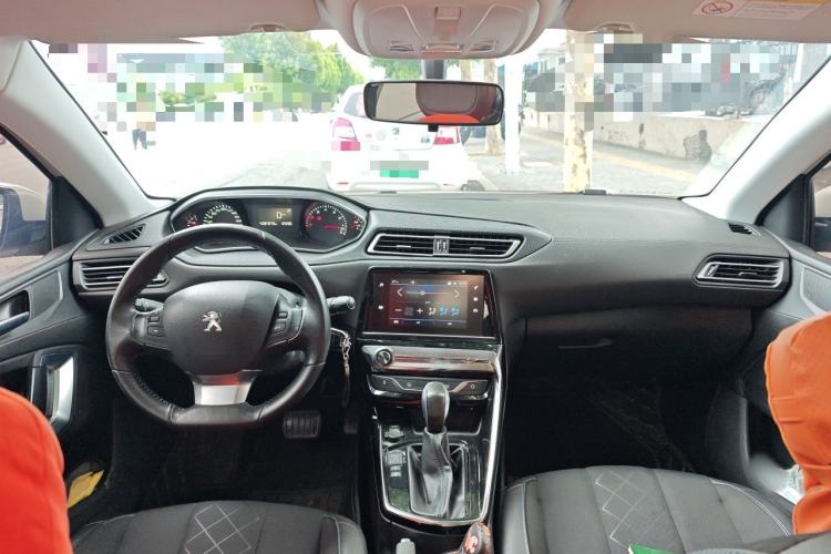 Used Peugeot 308 2018 1.6L Automatic Luxury Edition Center Console