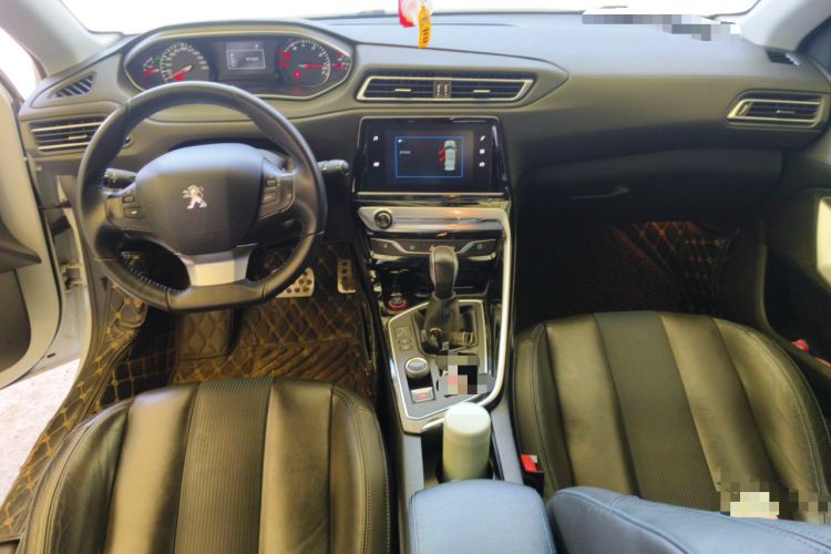 Used Peugeot 308 2018 350THP Automatic Prestige Edition Center Console
