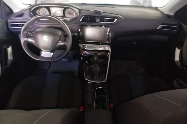 Used Peugeot 308 2018 1.6L Automatic Luxury Edition Center Console