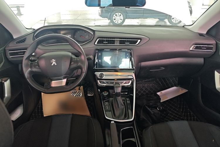Used Peugeot 308 2018 1.6L Automatic Luxury Edition Center Console