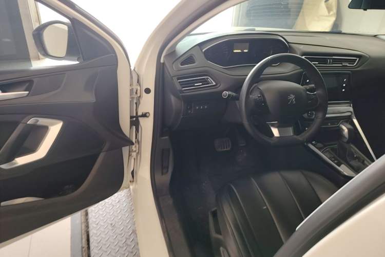 Used Peugeot 308 2018 1.6L Automatic Luxury Edition Driver Seat
