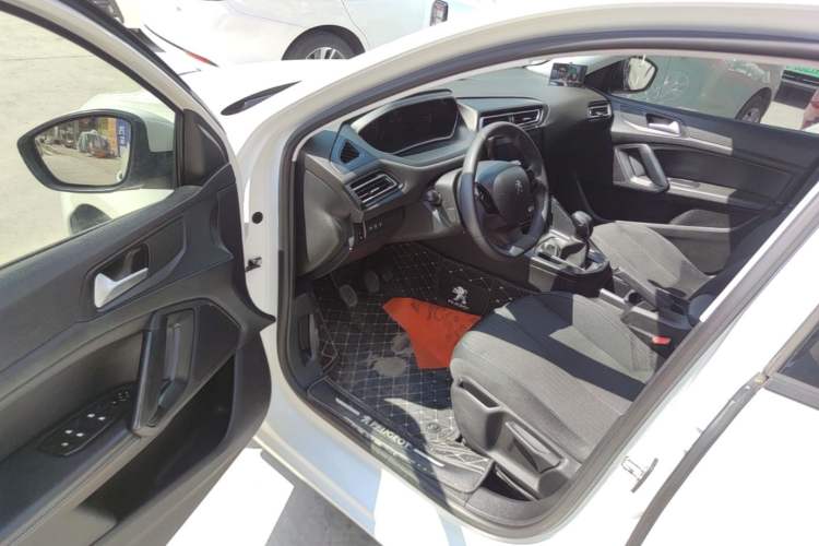 Used Peugeot 308 2018 1.6L Manual Fashion Edition Driver Seat