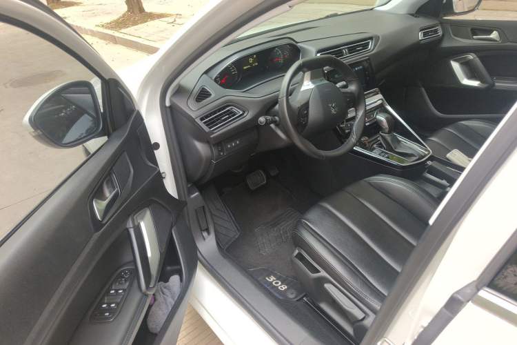 Used Peugeot 308 2018 1.6L Automatic Luxury Edition Driver Seat