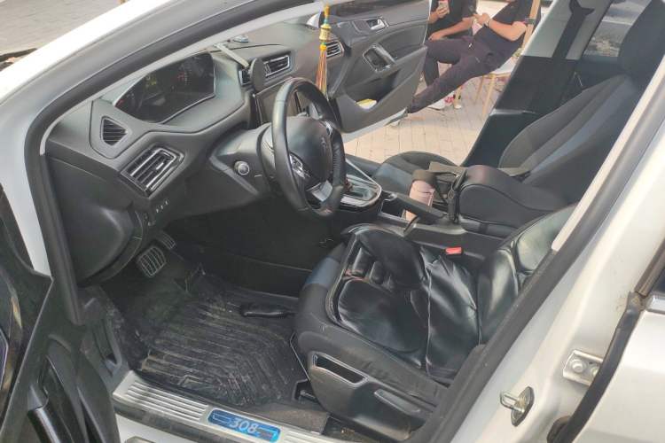Used Peugeot 308 2018 1.6L Automatic Luxury Edition Driver Seat
