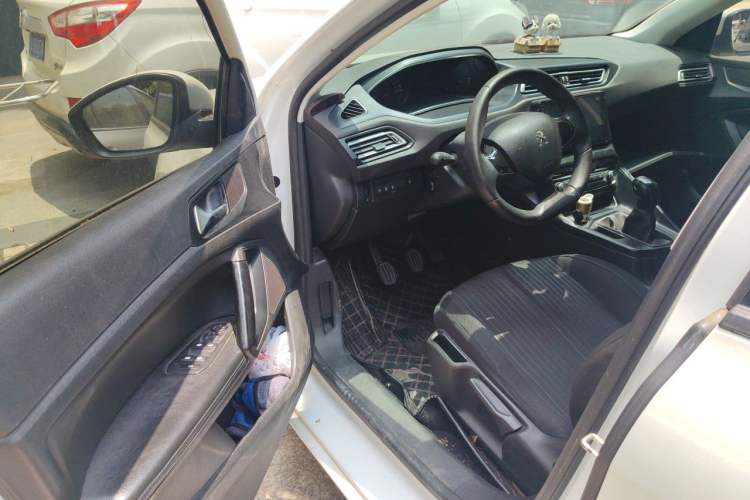 Used Peugeot 308 2018 1.6L Manual Fashion Edition Driver Seat