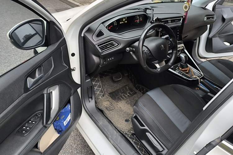 Used Peugeot 308 2018 1.6L Automatic Luxury Edition Driver Seat