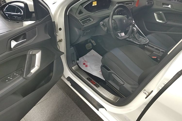Used Peugeot 308 2018 230THP Automatic Luxury Edition Driver Seat