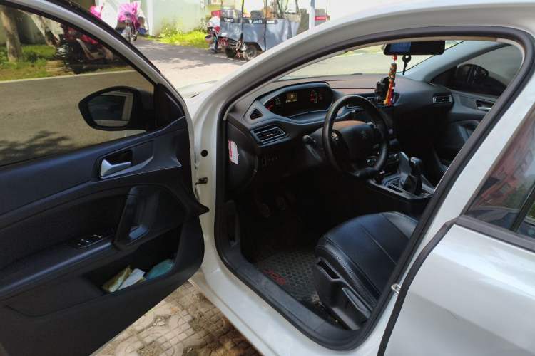 Used Peugeot 308 2018 1.6L Manual Fashion Edition Driver Seat