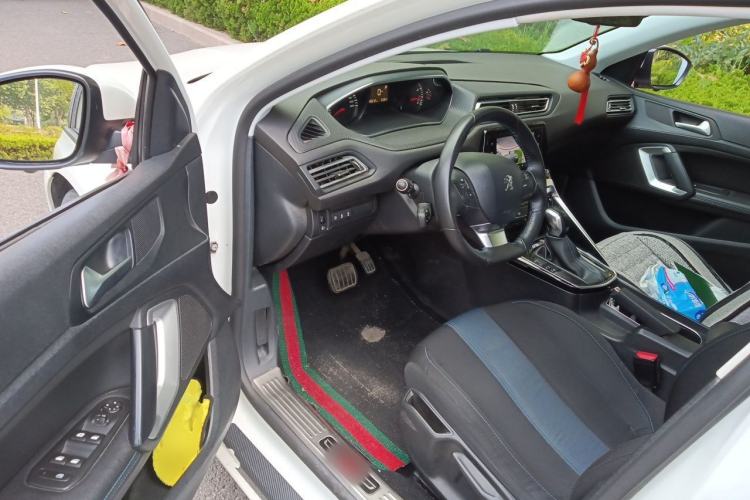 Used Peugeot 308 2018 230THP Automatic Luxury Edition Driver Seat