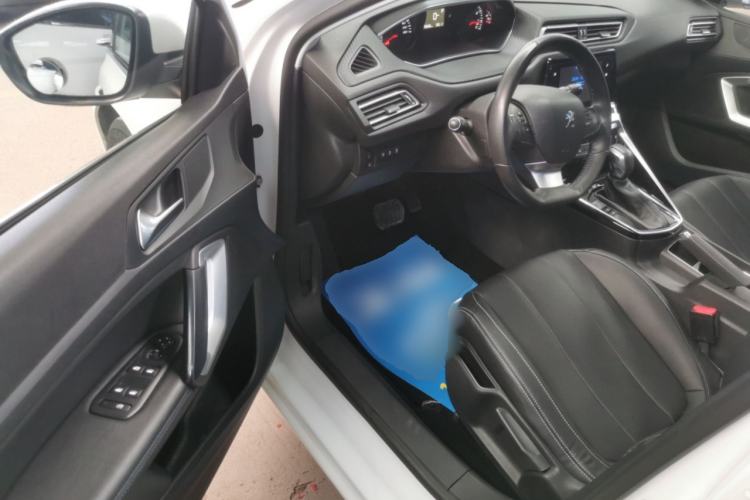 Used Peugeot 308 2018 1.6L Automatic Luxury Edition Driver Seat