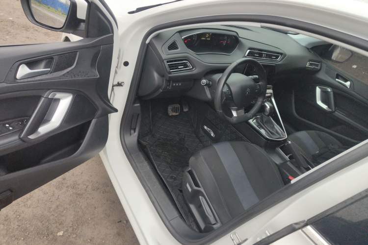 Used Peugeot 308 2018 1.6L Automatic Luxury Edition Driver Seat