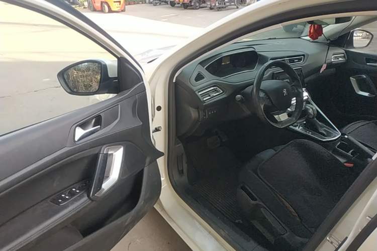 Used Peugeot 308 2018 1.6L Automatic Luxury Edition Driver Seat