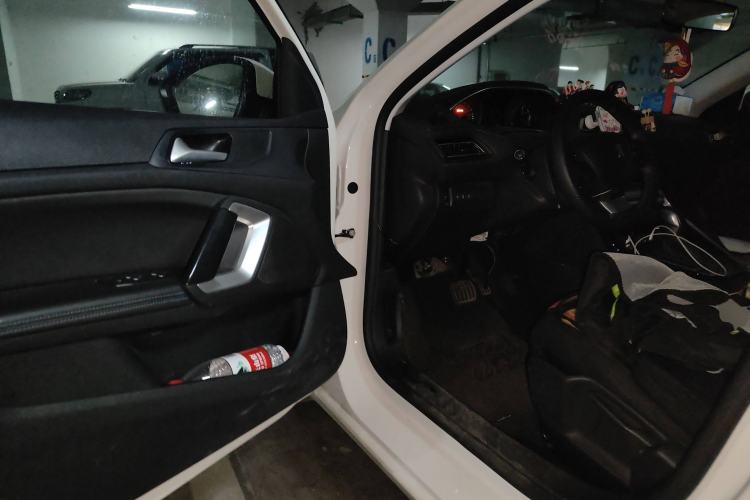 Used Peugeot 308 2018 1.6L Automatic Luxury Edition Driver Seat