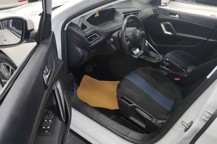 Used Peugeot 308 2018 1.6L Automatic Luxury Edition Driver Seat