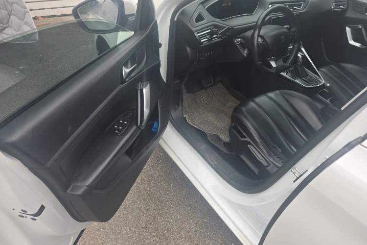 Used Peugeot 308 2018 1.6L Automatic Luxury Edition Driver Seat