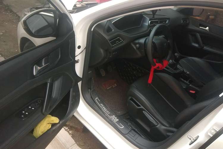 Used Peugeot 308 2018 1.6L Manual Fashion Edition Driver Seat