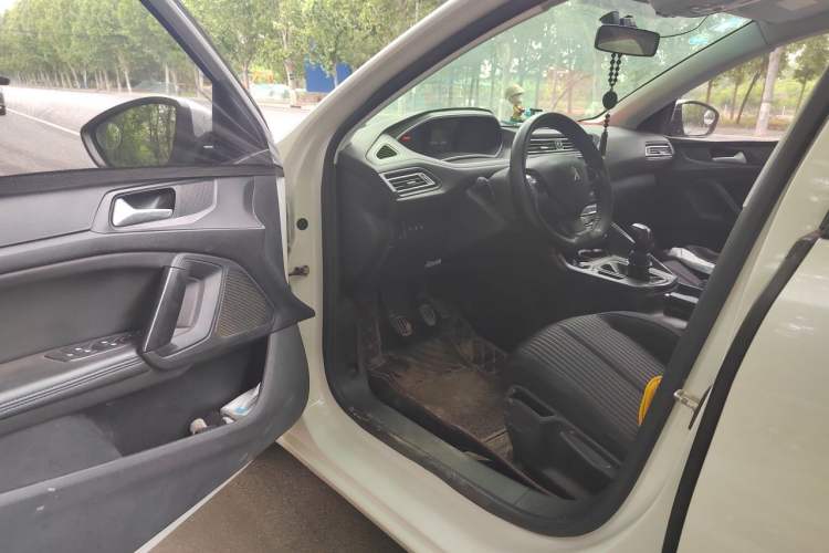 Used Peugeot 308 2018 1.6L Manual Fashion Edition Driver Seat