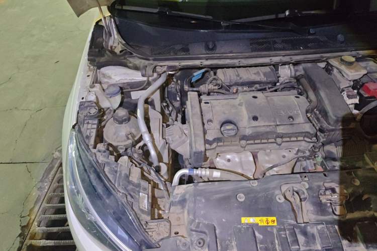Used Peugeot 308 2018 1.6L Manual Fashion Edition Engine Bay Right