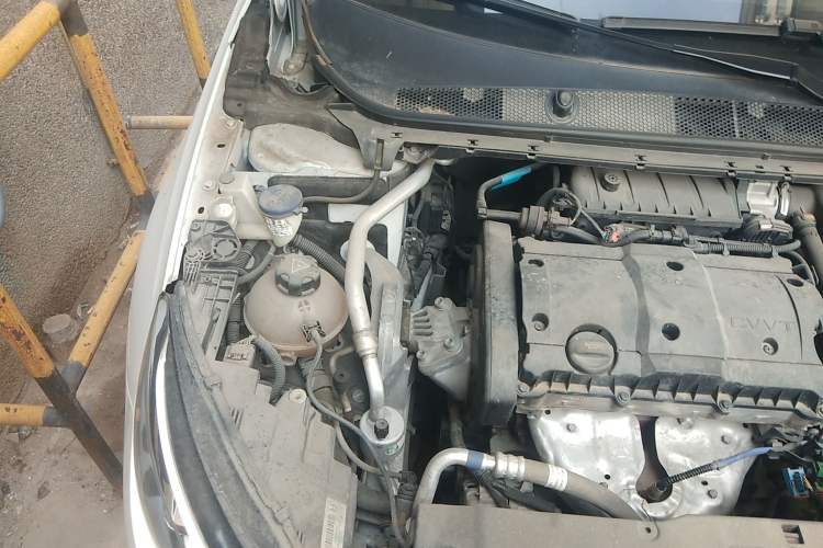 Used Peugeot 308 2018 1.6L Manual Fashion Edition Engine Bay Right