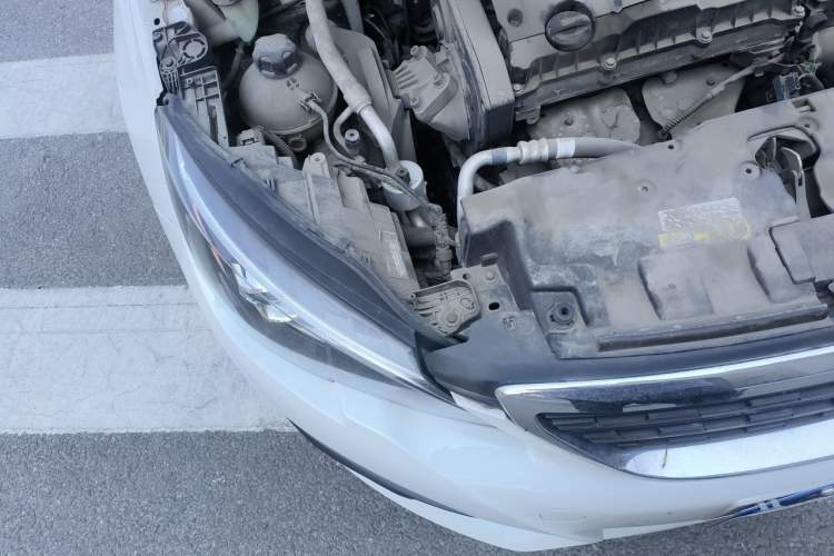 Used Peugeot 308 2018 1.6L Automatic Luxury Edition Engine Bay Right