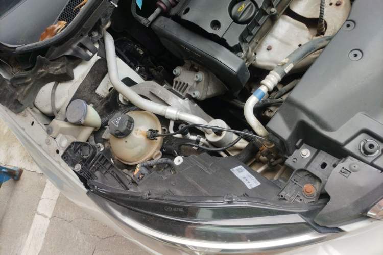Used Peugeot 308 2018 1.6L Automatic Luxury Edition Engine Bay Right
