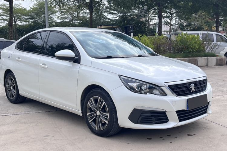 Used Peugeot 308 2018 1.6L Automatic Fashion Edition Exterior 2
