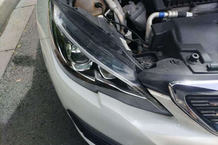 Used Peugeot 308 2018 1.6L Automatic Luxury Edition Exterior 6