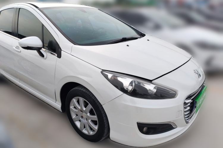 Used Peugeot 308 2018 1.6L Automatic Luxury Edition Front Right 45 Deg
