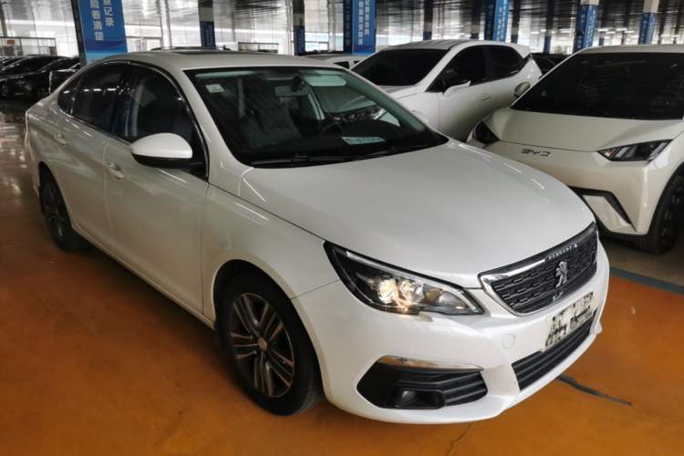 Used Peugeot 308 2018 1.6L Automatic Luxury Edition Front Right 45 Deg