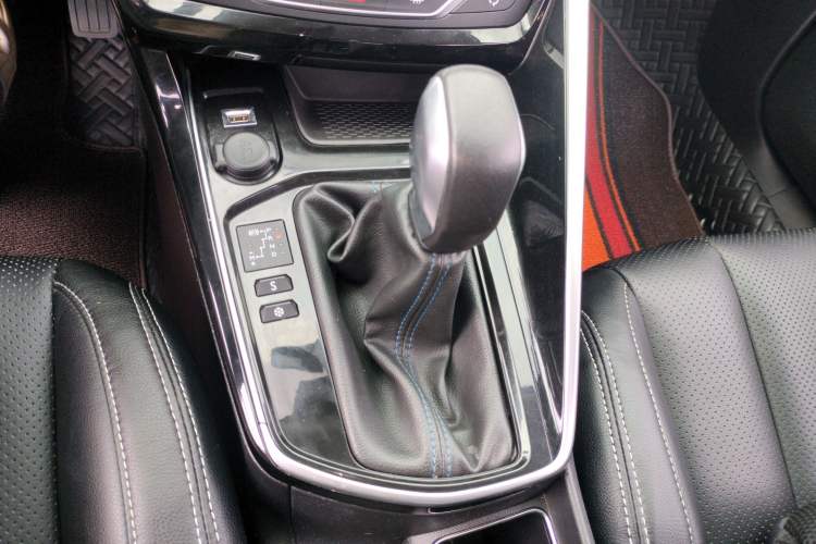 Used Peugeot 308 2018 230THP Automatic Luxury Edition Gear Lever
