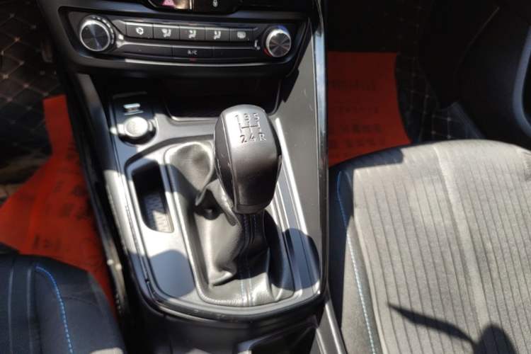 Used Peugeot 308 2018 1.6L Manual Fashion Edition Gear Lever