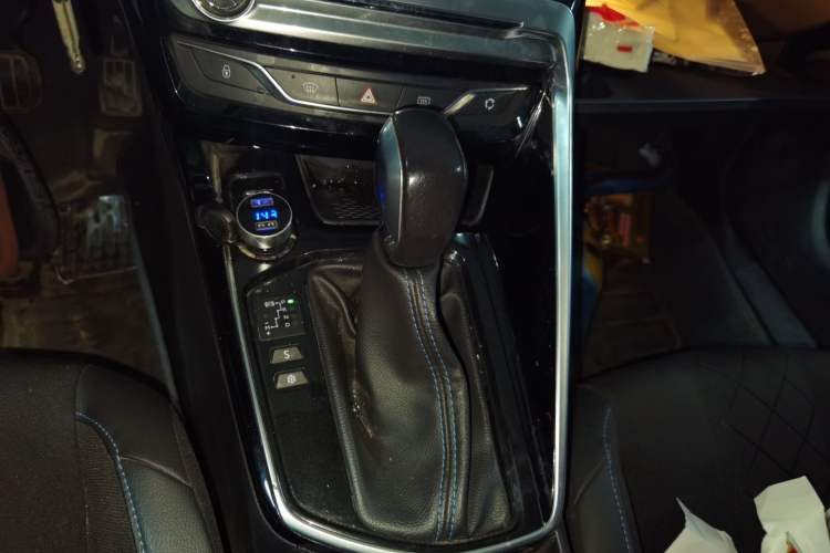 Used Peugeot 308 2018 1.6L Automatic Fashion Edition Gear Lever