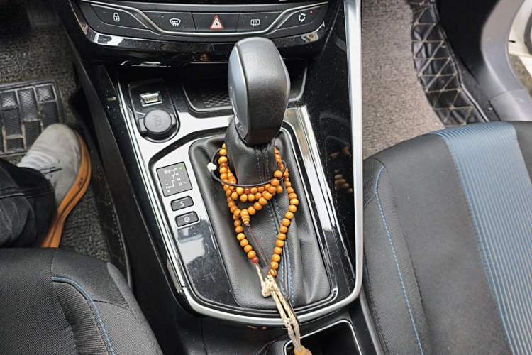 Used Peugeot 308 2018 1.6L Automatic Luxury Edition Gear Lever