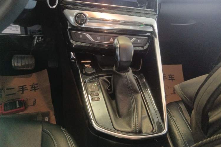 Used Peugeot 308 2018 1.6L Automatic Luxury Edition Gear Lever