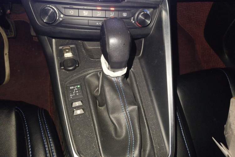 Used Peugeot 308 2018 1.6L Automatic Fashion Edition Gear Lever