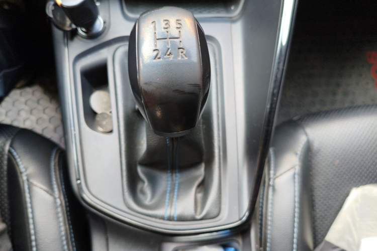 Used Peugeot 308 2018 1.6L Manual Fashion Edition Gear Lever