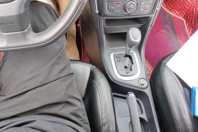 Used Peugeot 308 2018 1.6L Automatic Luxury Edition Gear Lever