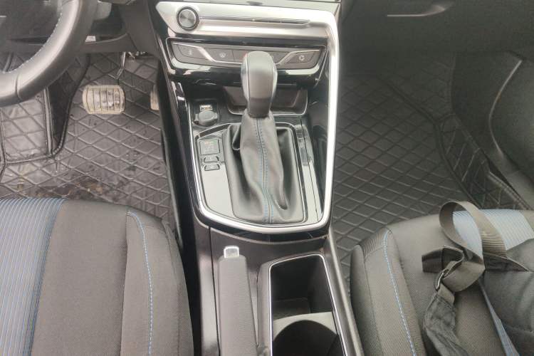 Used Peugeot 308 2018 1.6L Automatic Luxury Edition Gear Lever