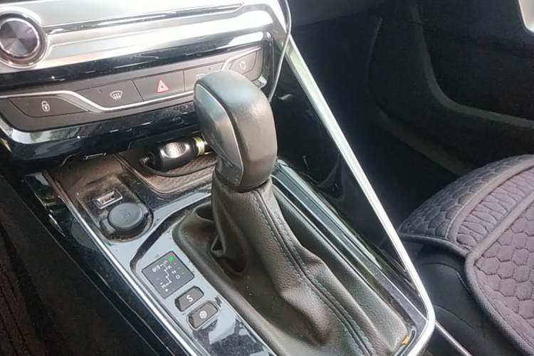 Used Peugeot 308 2018 1.6L Automatic Luxury Edition Gear Lever