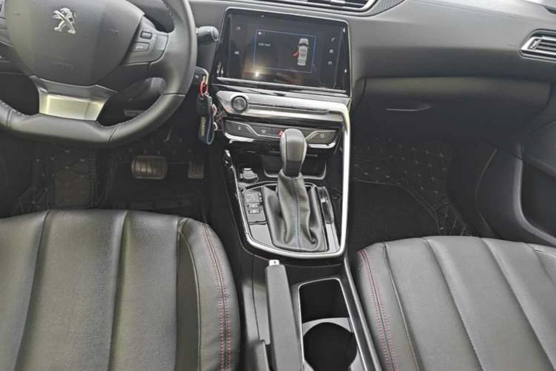 Used Peugeot 308 2018 1.6L Automatic Luxury Edition Gear Lever